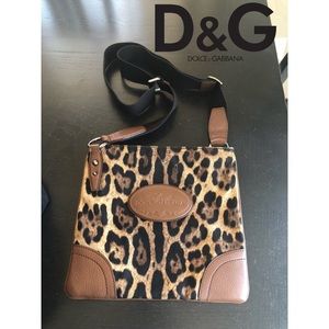 Dolce & Gabbana animalier Collection messenger bag